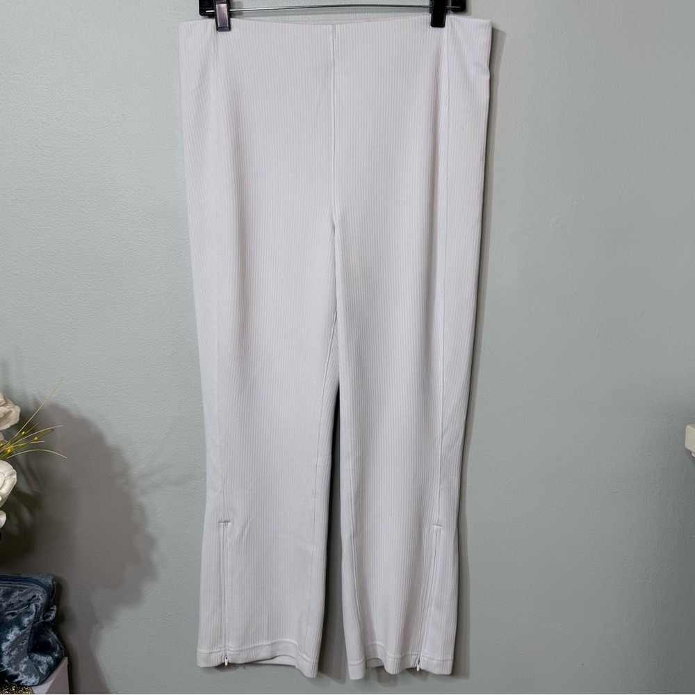 Lululemon Ribbed Softstreme Zip Leg High Rise Crop Pant Light Vapor 12 NWT - Picture 5 of 12